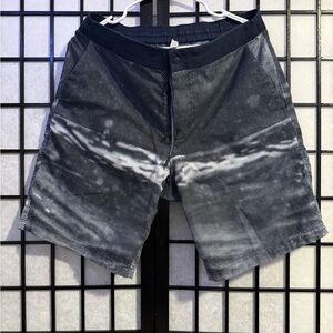 Lululemon board shorts linerless 9” - Large